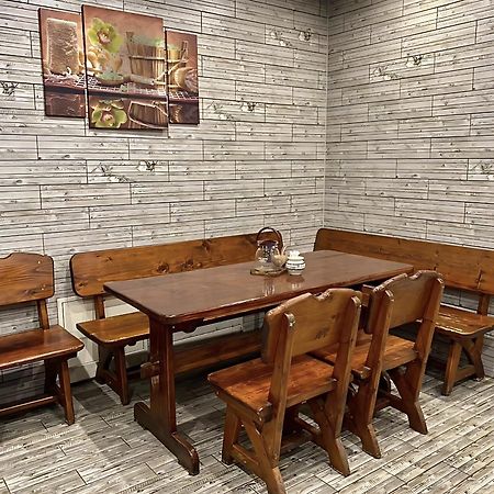 Hotel Koral Чернивци Екстериор снимка
