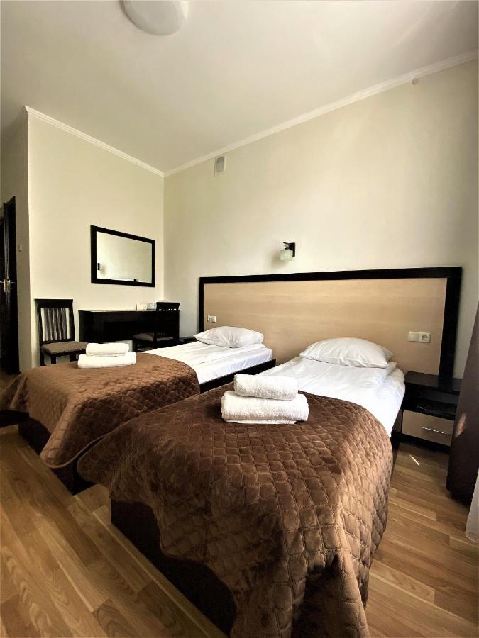 Hotel Koral Чернивци Екстериор снимка