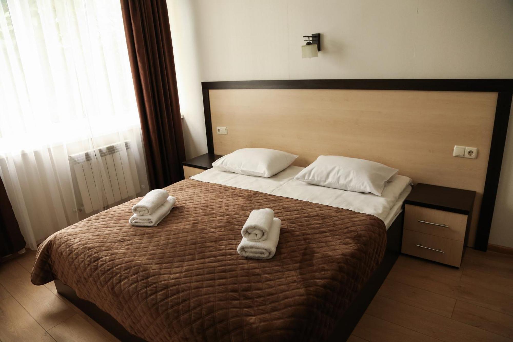Hotel Koral Чернивци Екстериор снимка