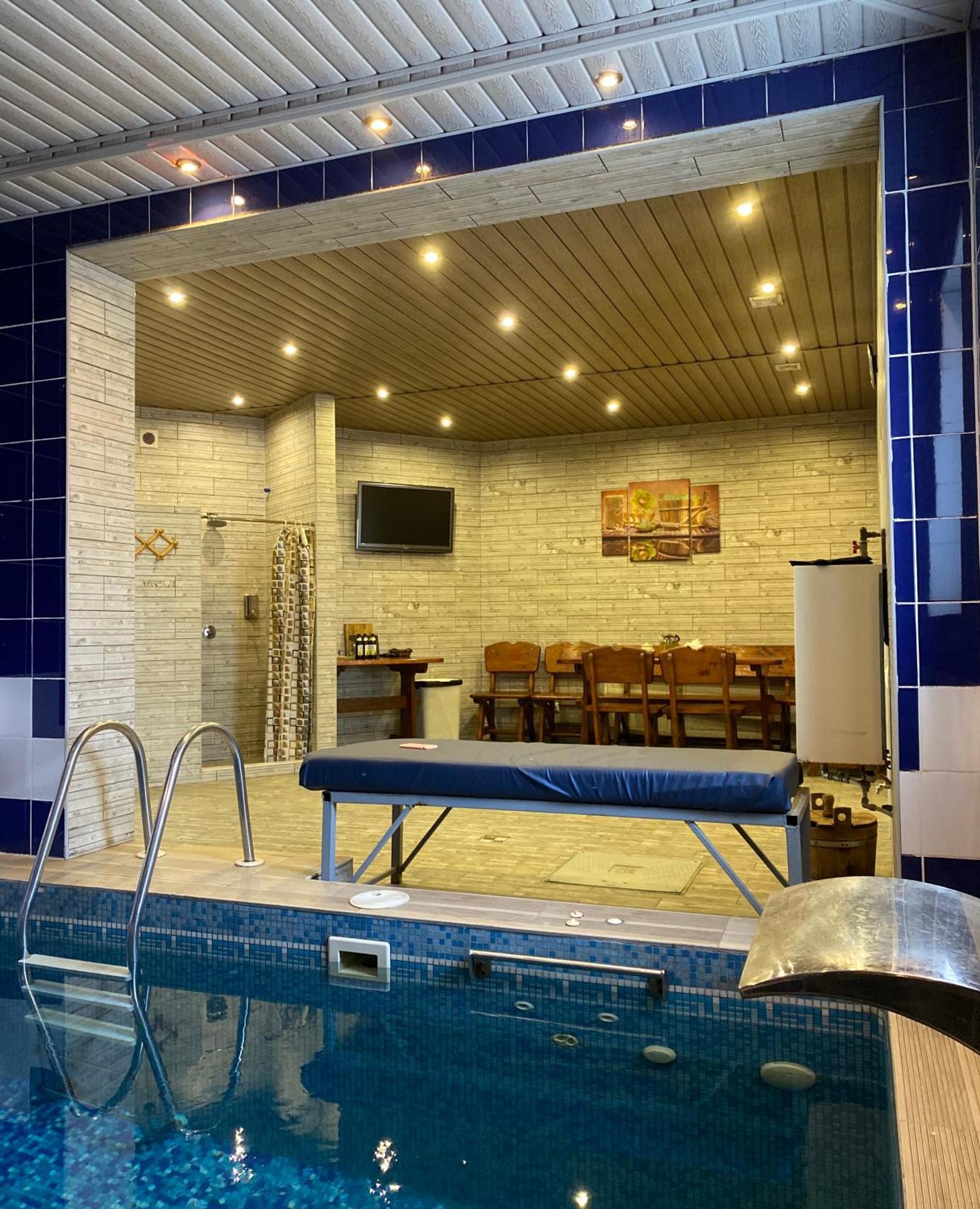 Hotel Koral Чернивци Екстериор снимка