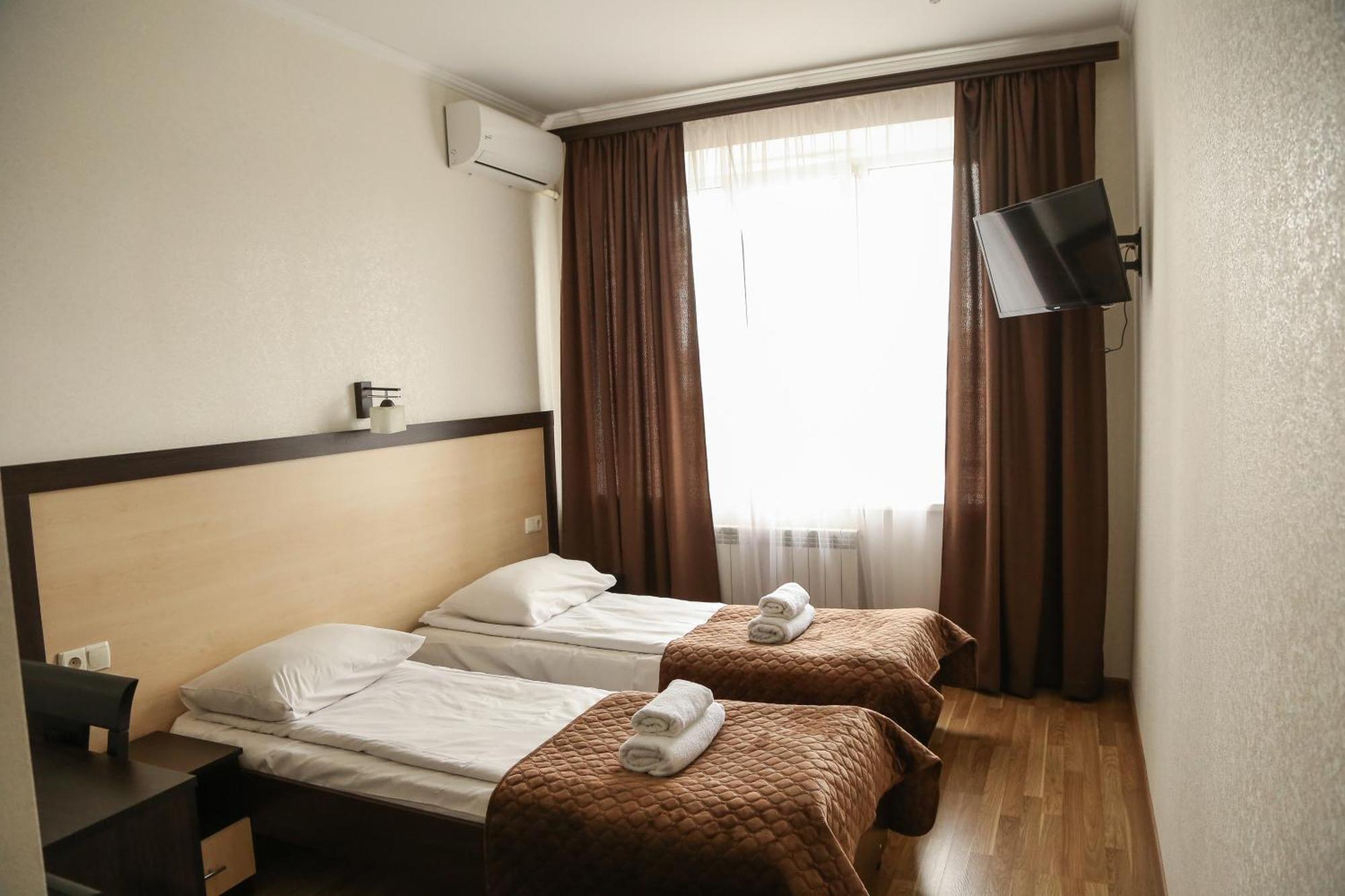 Hotel Koral Чернивци Екстериор снимка